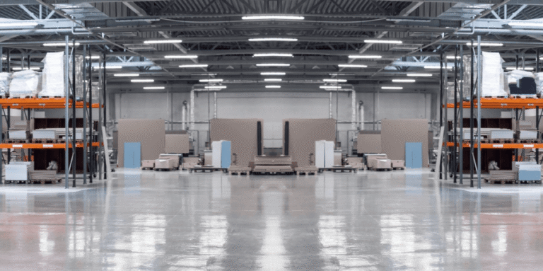 3 Smart Ways Businesses Can Reduce Energy Costs in Warehouses and Production Spaces